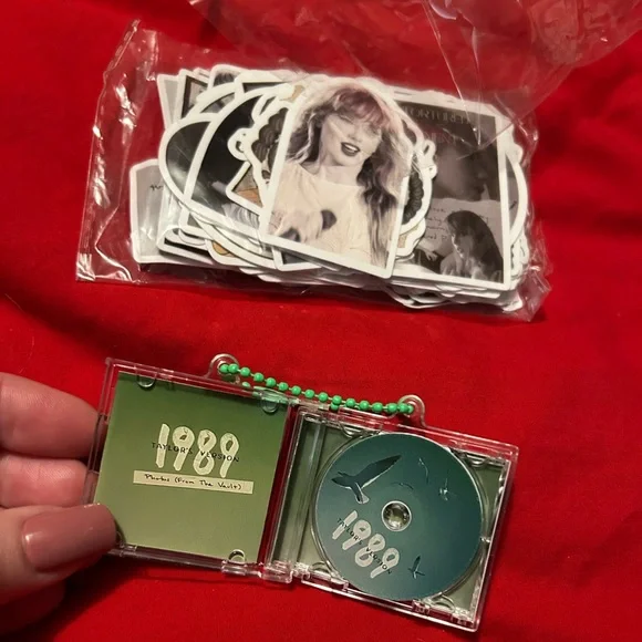 Sticker and Keychain Set - Picture 4 of 4